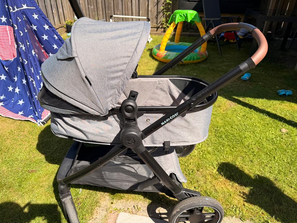Maxi-Cosi Zelia 3-in-1 Kinderwagen Set + ISOFIX Base, Ophalen, Zo goed als nieuw, Combiwagen, Met autostoeltje