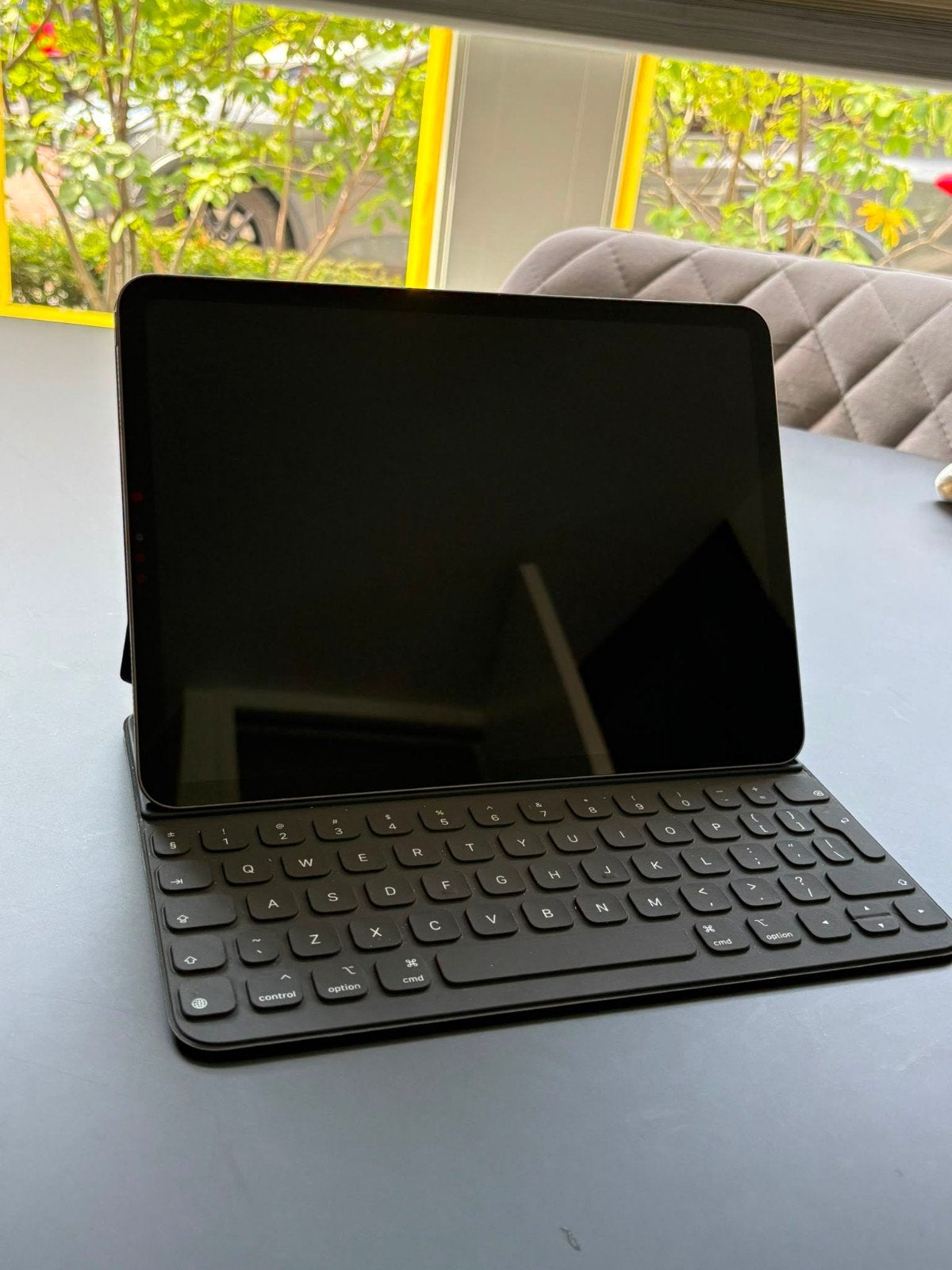 iPad Pro 2020 11 inch WiFi 256GB met Apple Keyboard, Gebruikt, 11 inch, Ophalen of Verzenden, Apple iPad Pro