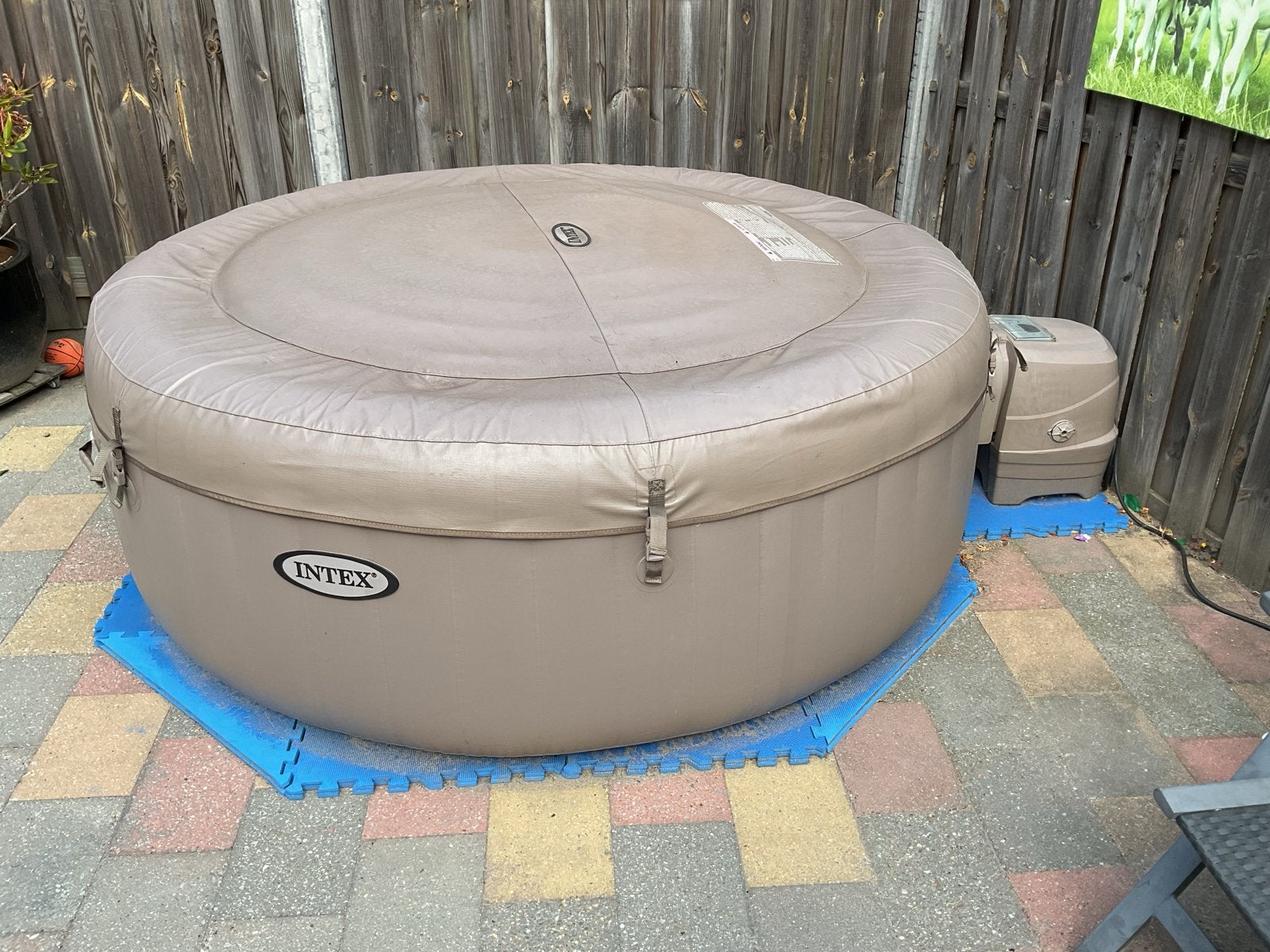 Intex Opblaasbare Jacuzzi 4 Persoons met Toebehoren, Tuin en Terras, Bubbelbaden en Hottubs, Ophalen, Gebruikt, Opblaasbaar