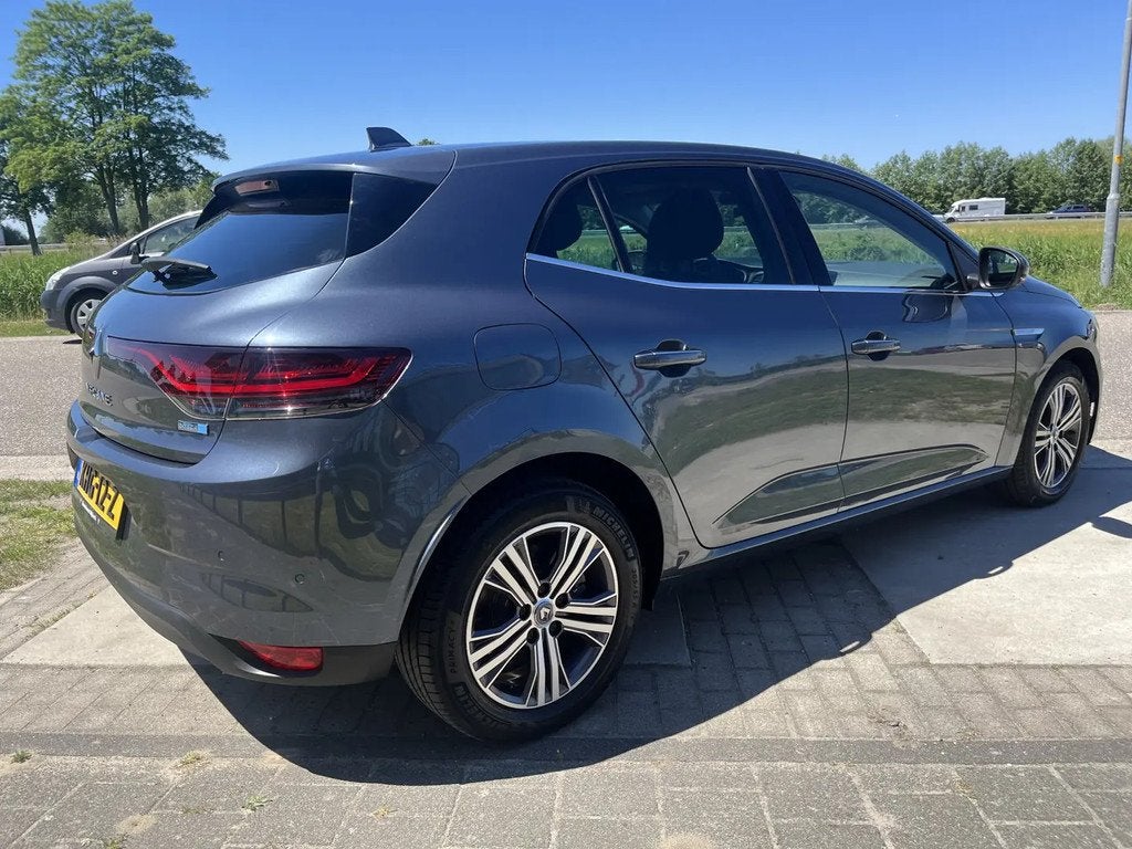Renault Mégane 1.6 E-Tech Plug-In Hybrid 160PK € 16.950,0, Gebruikt, 4 cilinders, Parkeersensor, Bedrijf