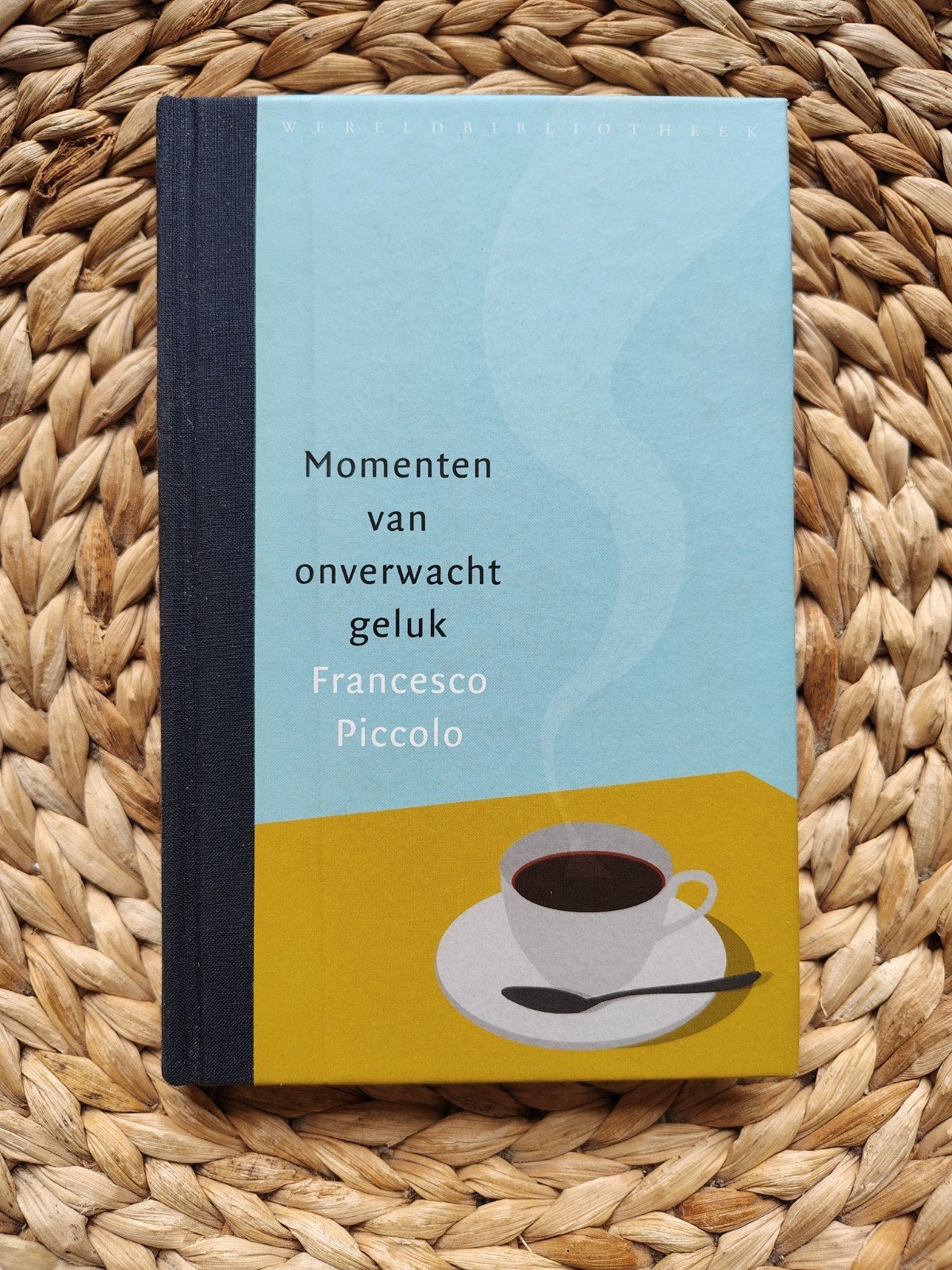Francesco Piccolo - Momenten van onverwacht geluk, Ophalen of Verzenden, Zo goed als nieuw