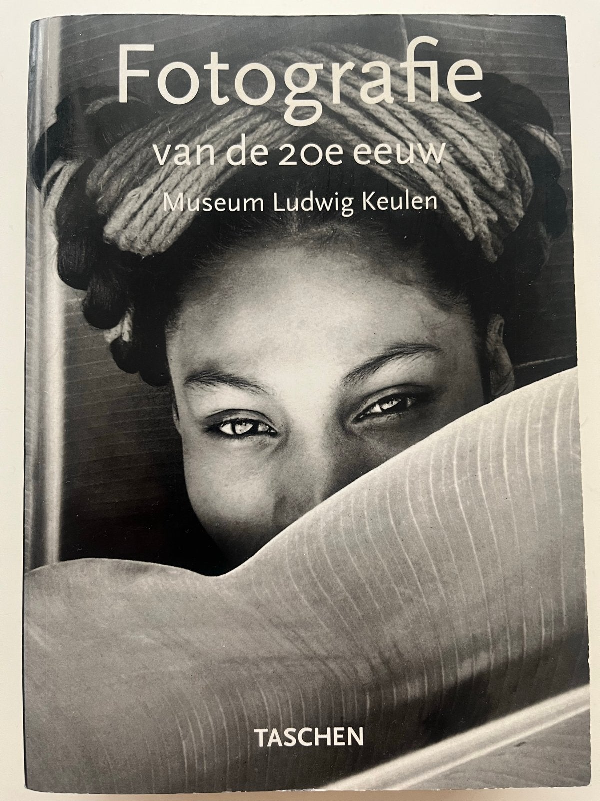 Fotografie van de 20e eeuw - Museum Ludwig Keulen, Ophalen of Verzenden, Zo goed als nieuw, Fotografie algemeen