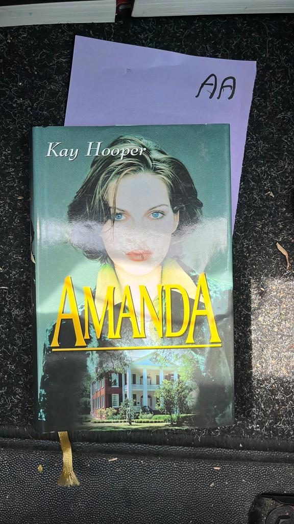 Kay Hooper - Amanda (Roman), Boeken, Ophalen of Verzenden, Zo goed als nieuw, Europa overig