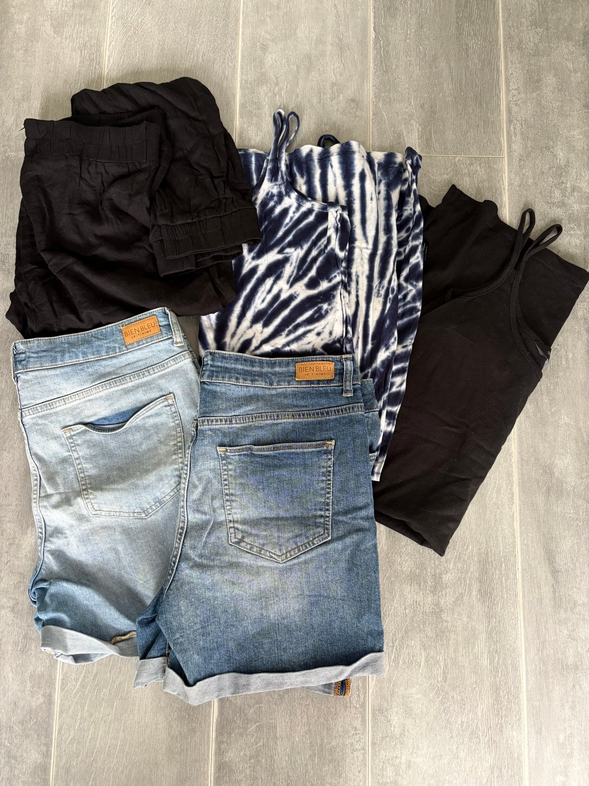 Zomerkleding pakket: spijkerbroeken, jurkjes & broek, Kleding | Dames, Maat 38/40 (M), Kort, Blauw, Ophalen of Verzenden
