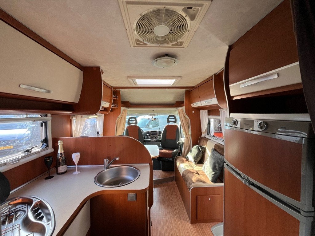 Caravans And Camping Mclouis