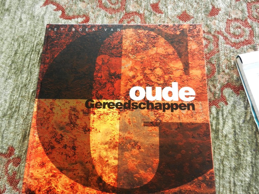 boek met oude gereedschap, Ophalen, Zo goed als nieuw