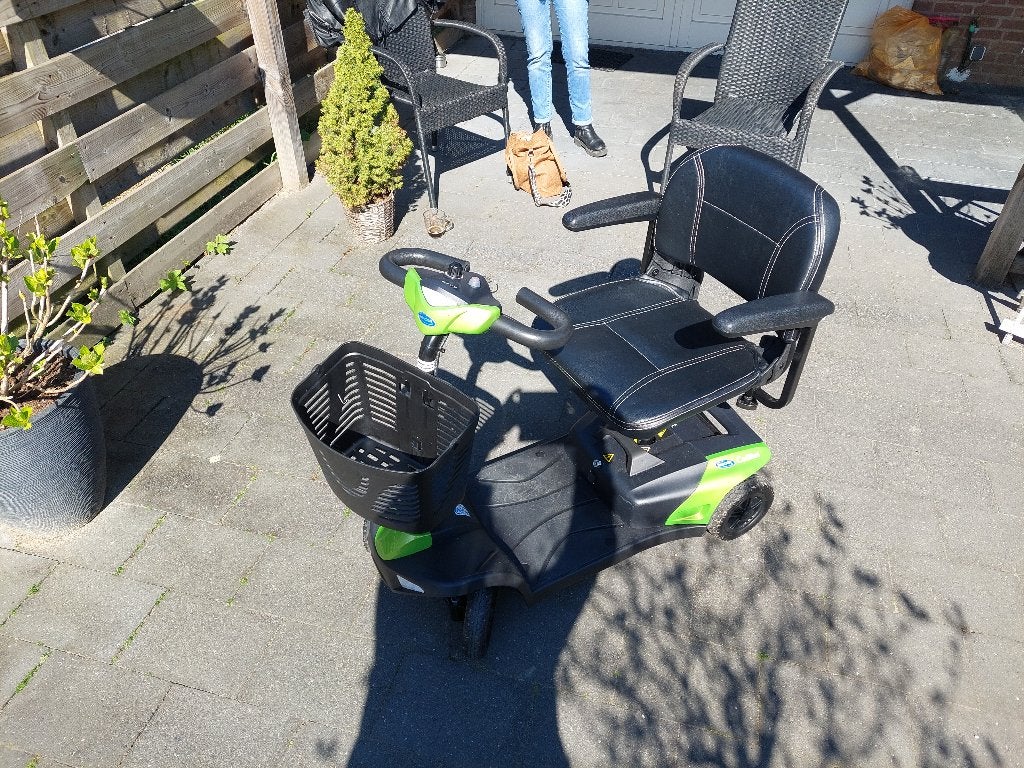 scootmobiel Colibrie, Ophalen, 10 km/u of minder, 15 km of minder, Invacare