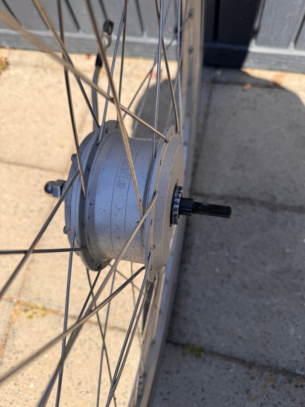 Gazelle elektrische voorwiel motor 28 inch met 7 pins, Fietsen en Brommers, Fietsonderdelen, Ophalen of Verzenden, Gebruikt, Motor