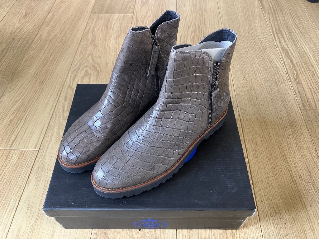 Nieuwe AQA boots, maat 40, Bruin, Lage of Enkellaarzen, Aqa, Nieuw