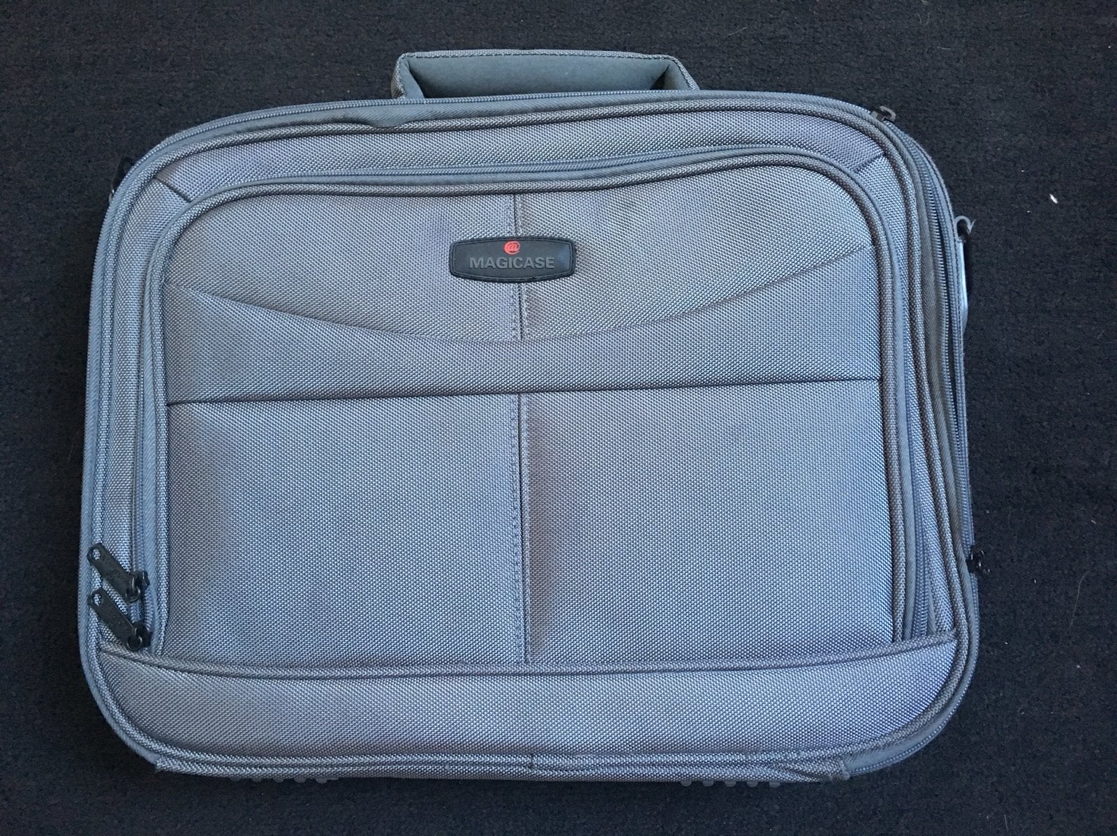 Grijze Magicase Laptoptas - Stijlvol en Beschermend, Computers en Software, Gebruikt, Gevoerd laptopvak, Magicase, Grijs