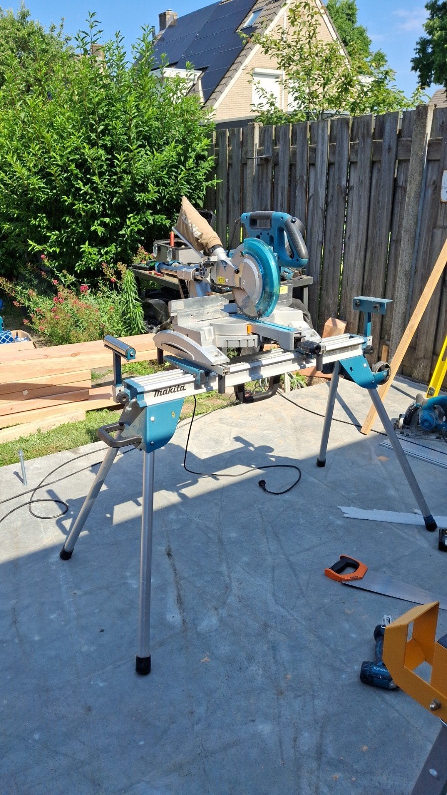 Makita afkortzaag met aluminium onderstel, Doe-het-zelf en Verbouw, Gereedschap | Zaagmachines, Ophalen, 70 mm of meer, Makita