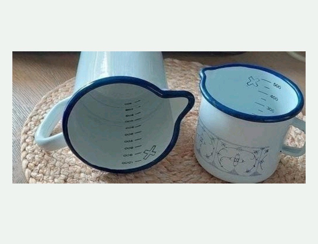 OUD EMAILLE MAATBEKER MAATKAN 1000 EN 500 ml deze is bewerkt, Ophalen of Verzenden