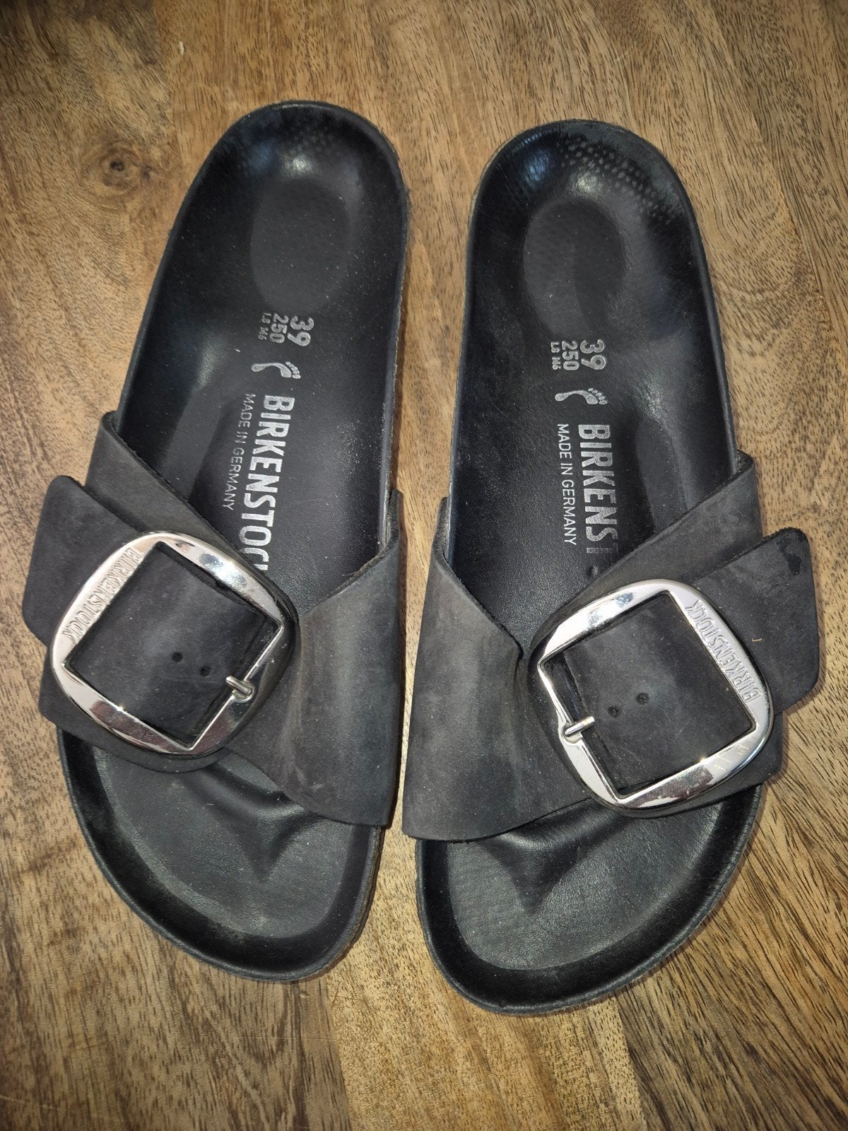 Birkenstock slippers big buckle Madrid izgs maat 39, Kleding | Dames, Schoenen, Slippers, Zwart, Ophalen of Verzenden, Zo goed als nieuw