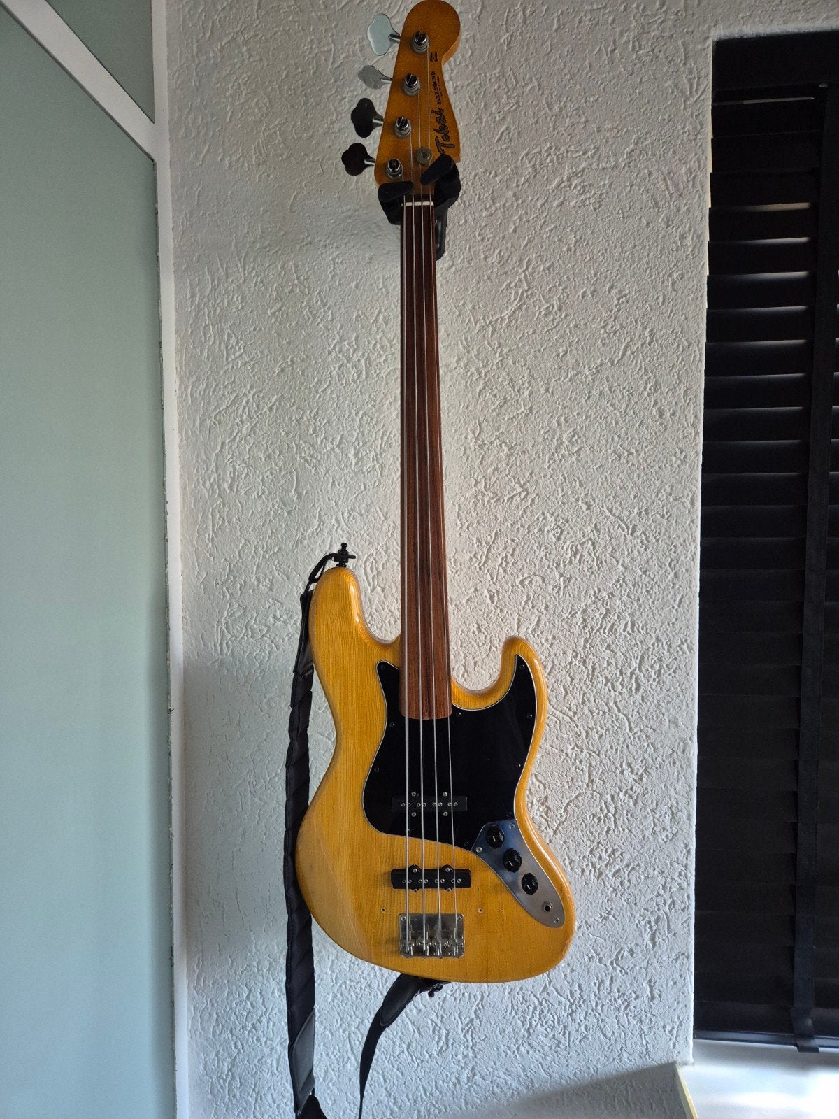 Tokai Jazzsound fretless, Muziek en Instrumenten, Snaarinstrumenten | Gitaren | Bas, Ophalen, Gebruikt