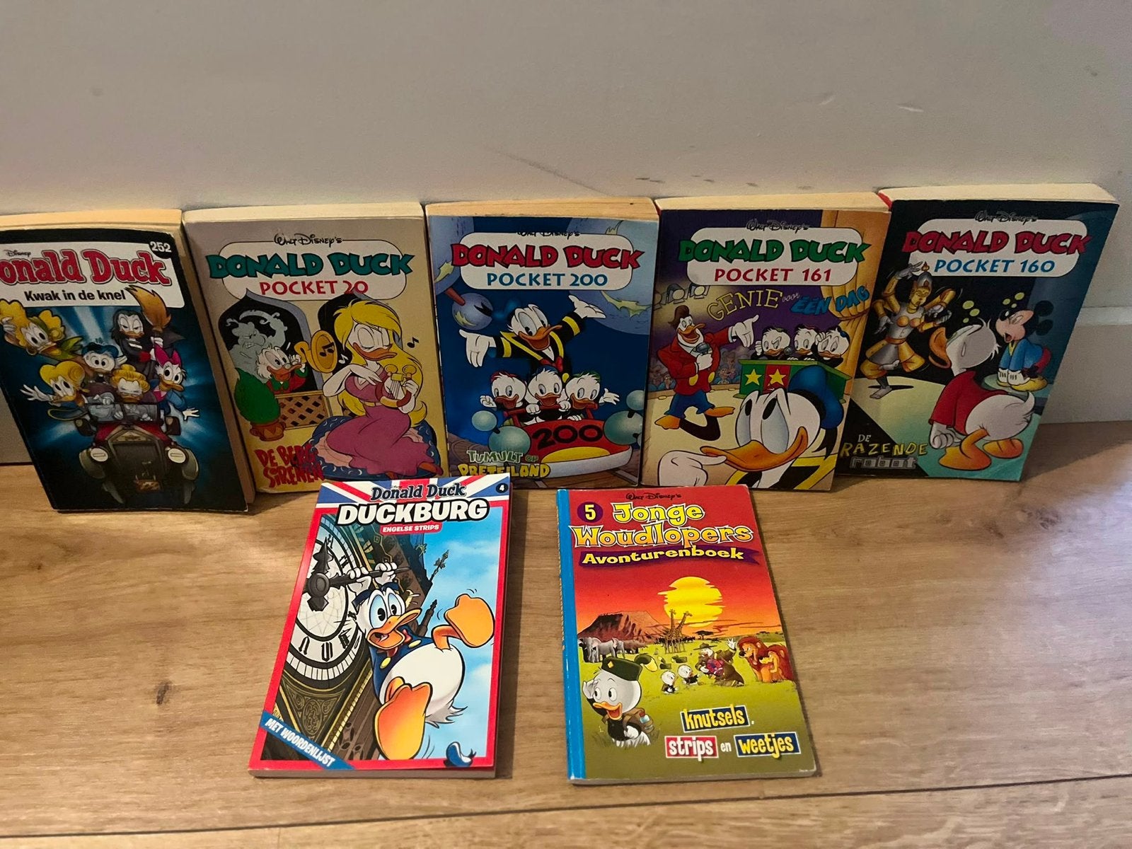 Donald Duck Pocket en Jonge Woudlopers Avonturenboek, Boeken, Meerdere stripboeken, Ophalen of Verzenden, Gelezen