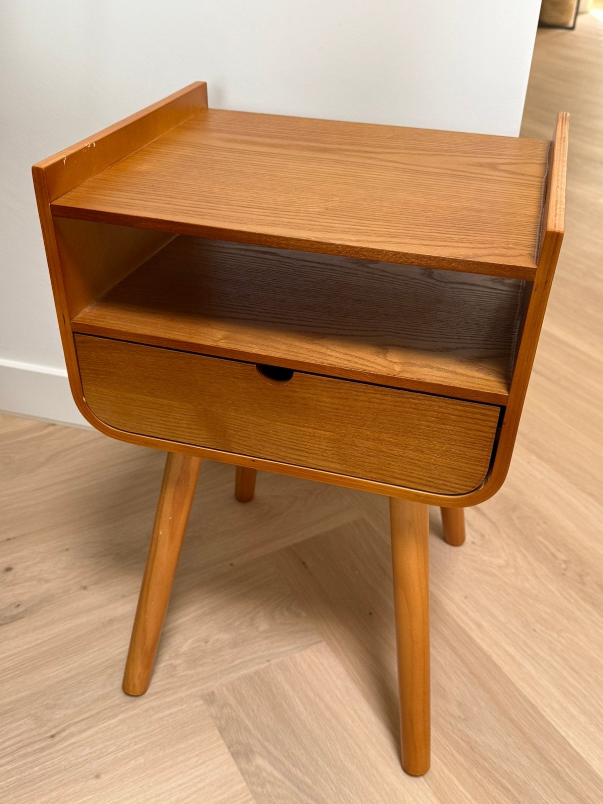 Foto 16 van WOOOD Nils Nightstand / Side Table