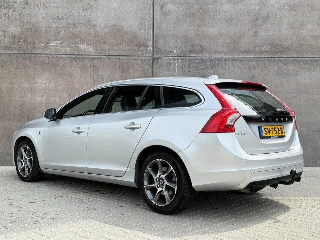 Volvo V60 2.0 T3 Ocean Race | Trekhaak | APK 07-2027 | Navig, Voorwielaandrijving, Gebruikt, 4 cilinders, Leder