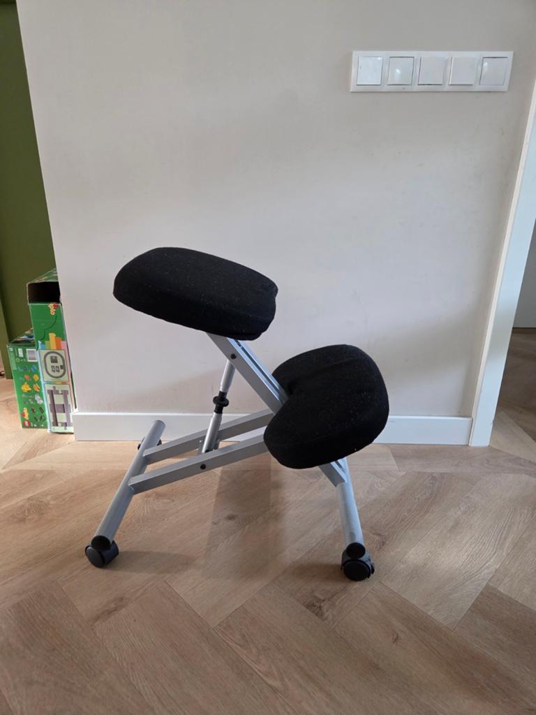 Ergonomische bureaustoel/ kruk, Huis en Inrichting, Bureaustoelen, Ophalen, Zwart, Bureaukruk