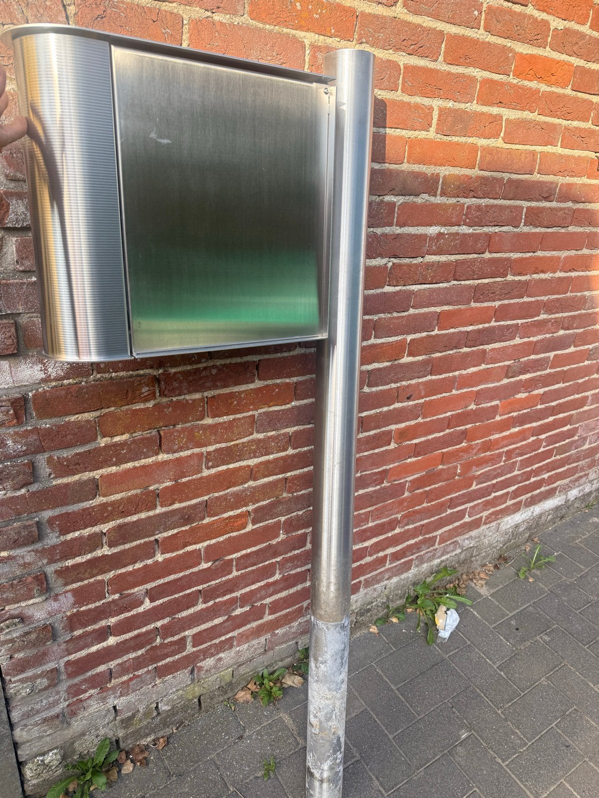 RVS brievenbus op paal met sleutel, Tuin en Terras, Brievenbussen, Ophalen, Gebruikt, Rvs, Staande brievenbus