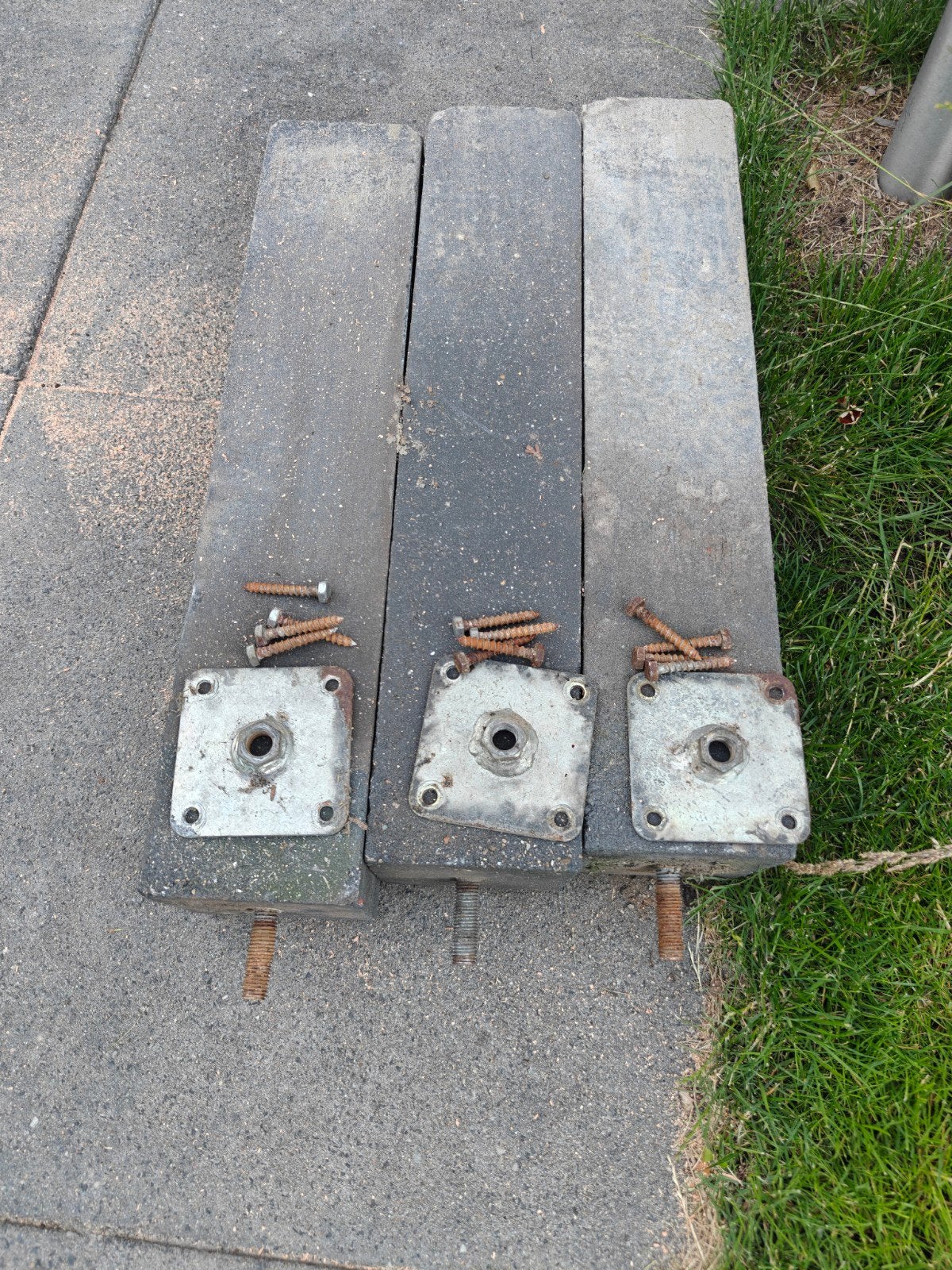 3 betonpoeren met stelplaat 12x12x60, Ophalen, Gebruikt