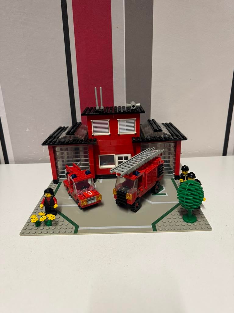 Lego brandweerkazerne 6382, Kinderen en Baby's, Speelgoed | Duplo en Lego, Ophalen of Verzenden, Zo goed als nieuw