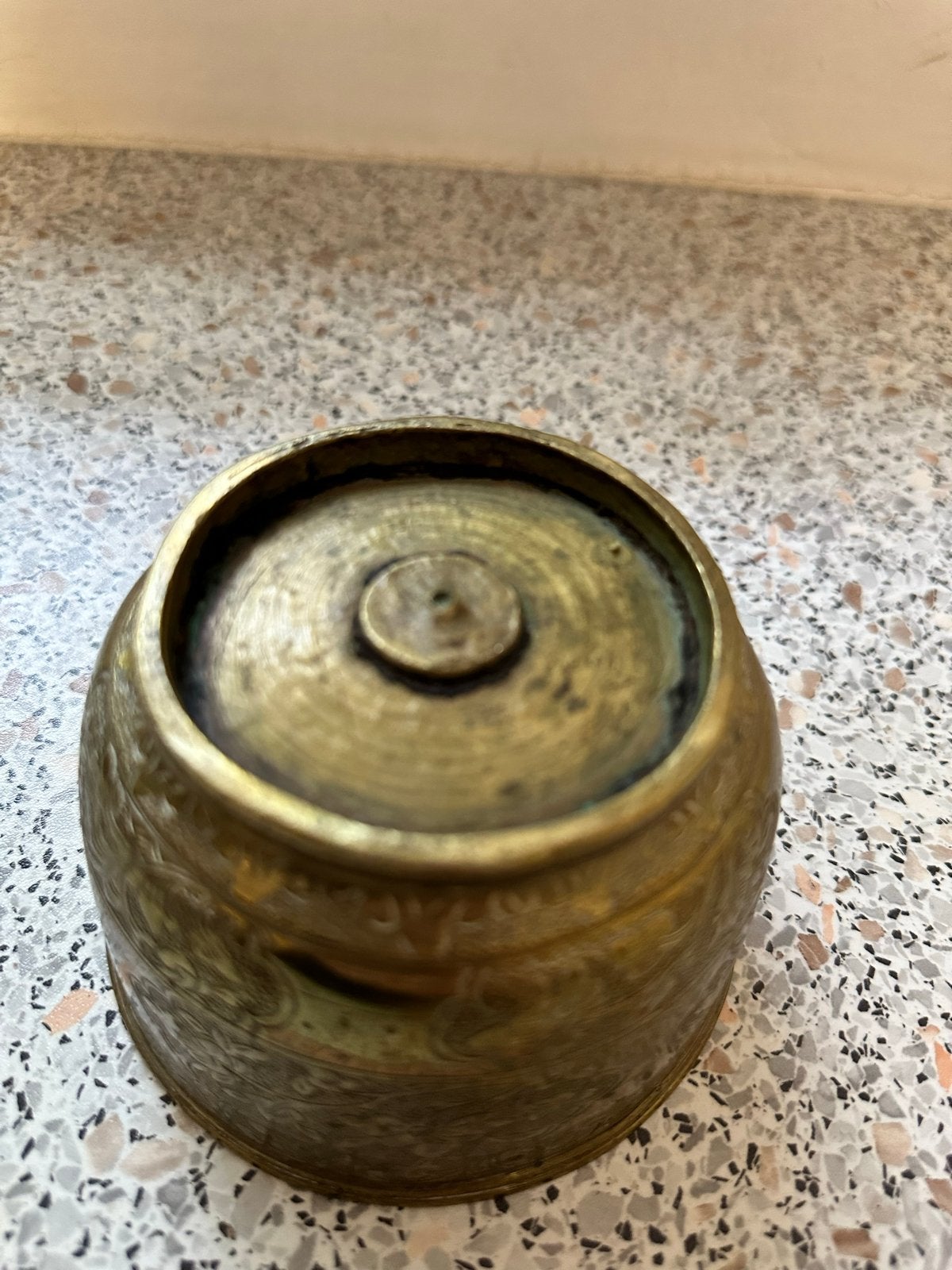 Antieke koperen of bronzen pot met deksel, gedecoreerd, Ophalen of Verzenden, Koper