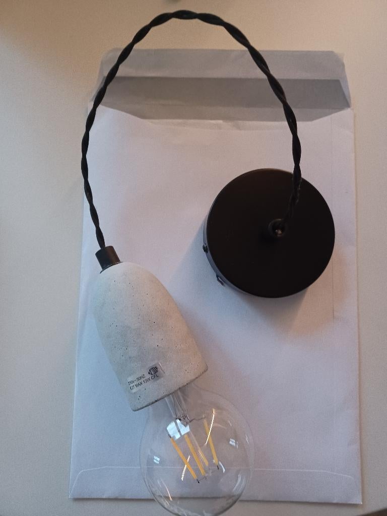 Hang lamp merk ZUIVER kleur grijs, Verzenden, Zo goed als nieuw, Overige materialen, 50 tot 75 cm