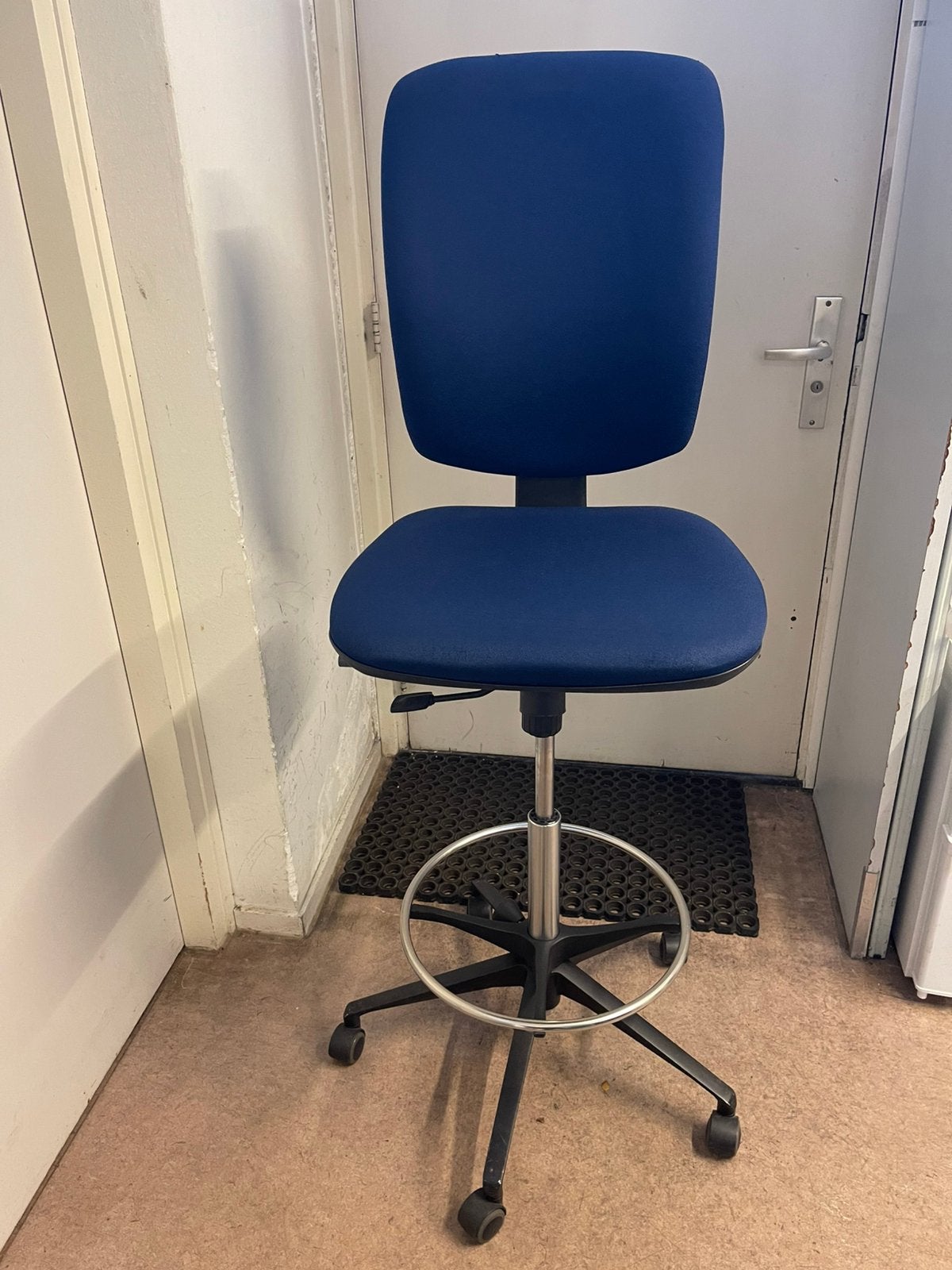 Hoge bureaustoel, Huis en Inrichting, Ophalen, Zo goed als nieuw, Blauw, Bureaustoel