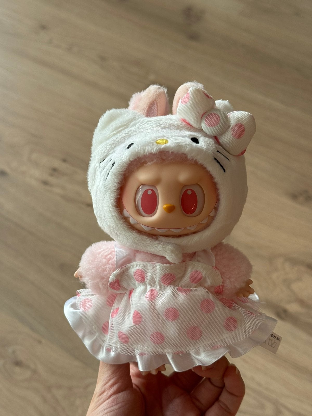 Labubu hello kitty, Ophalen of Verzenden, Zo goed als nieuw