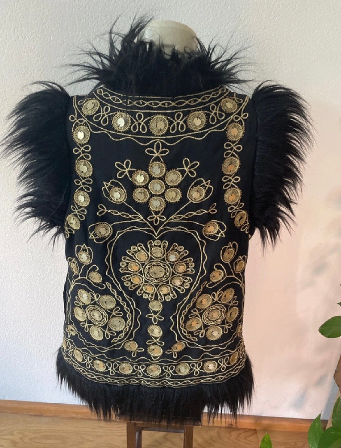 IbBan Boho mouwloos vest maat L met gouden details, Ophalen of Verzenden, Zo goed als nieuw