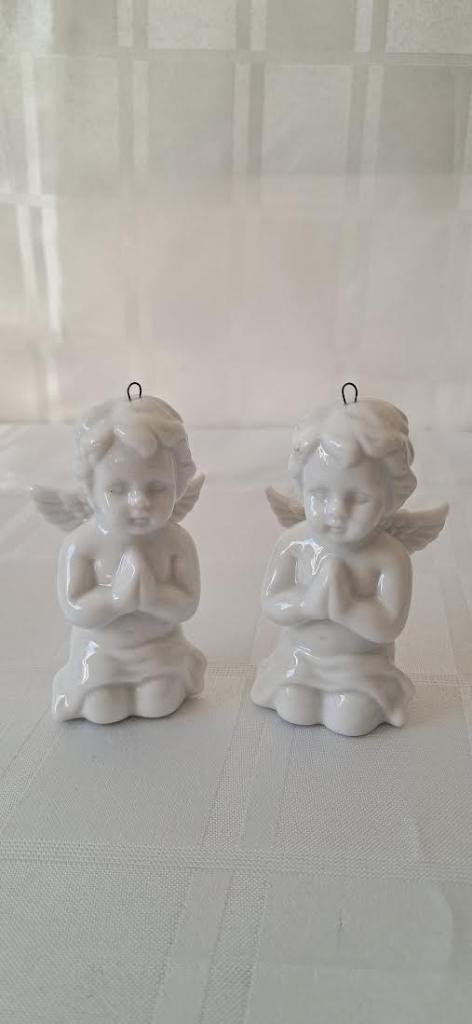 2 brocante porseleinen biddende kerst engeltjes, Ophalen of Verzenden, Gebruikt, Religie
