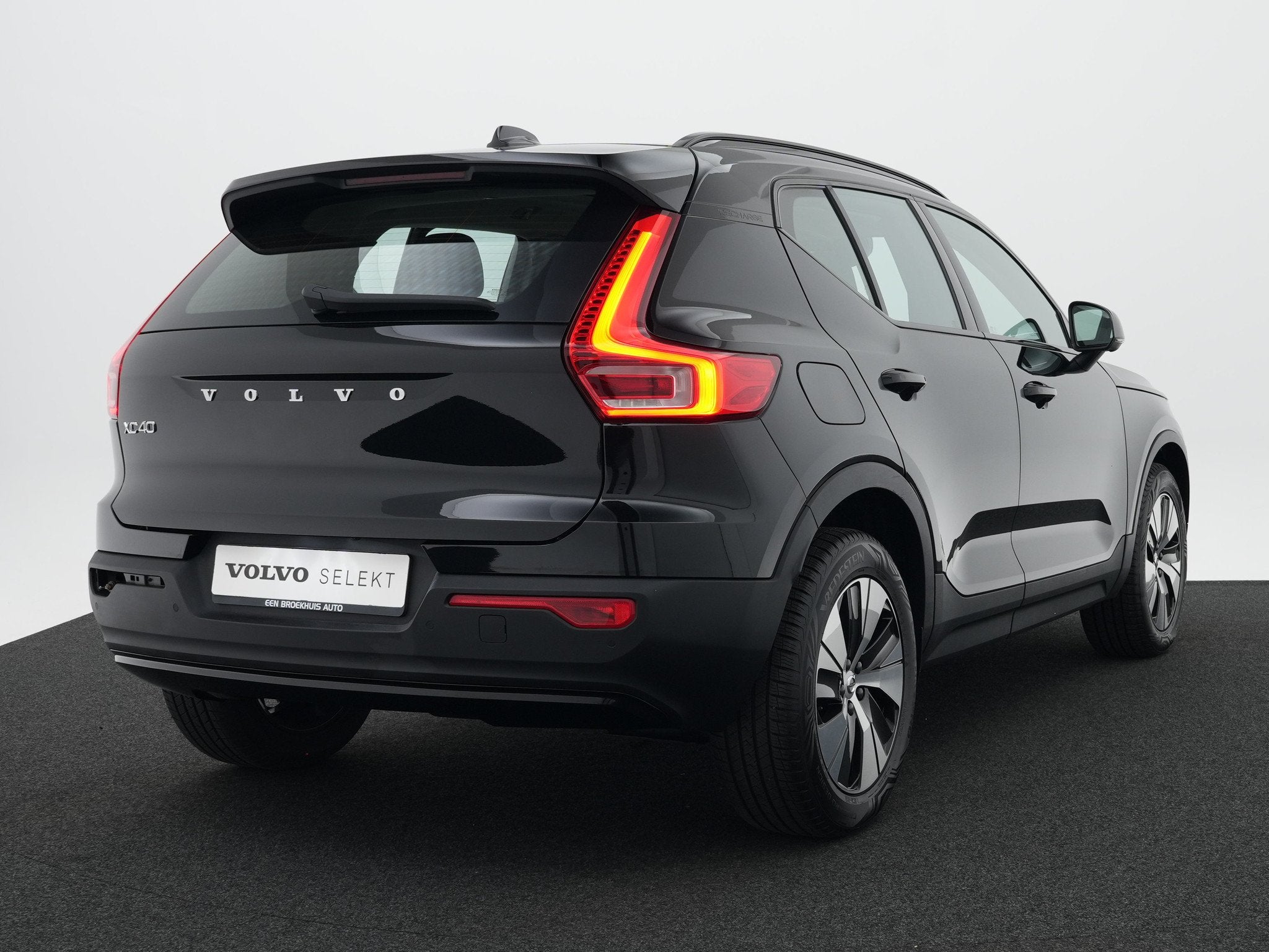 Volvo XC40 T4 Recharge R-Design, Auto's, Euro 6, Zwart, Plug-in hybride, Lichtsensor