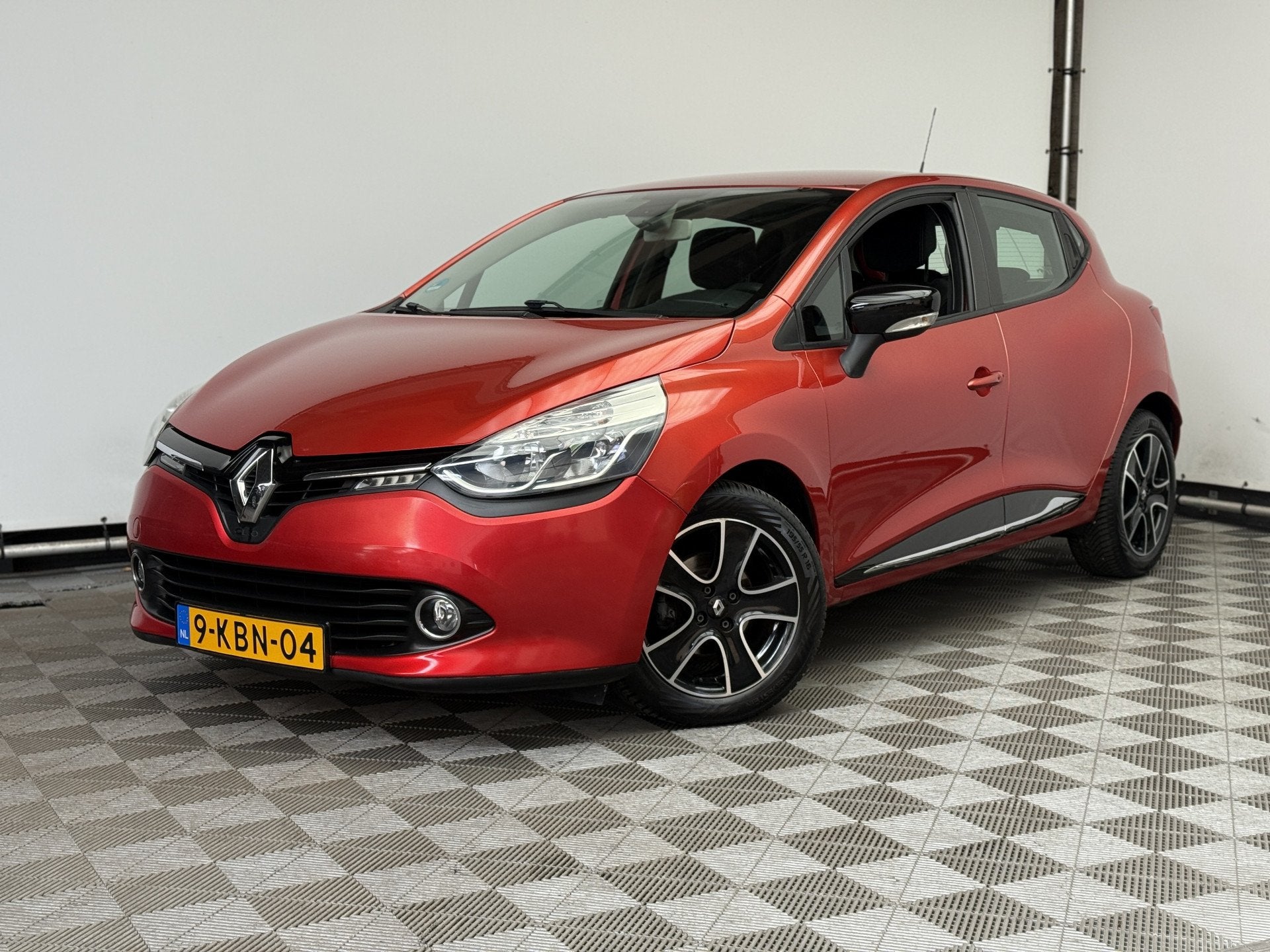 Renault Clio 0.9 TCe ECO Collection 5-drs Navi ECC NL Auto, Voorwielaandrijving, Stof, 540 kg, Met garantie (alle)