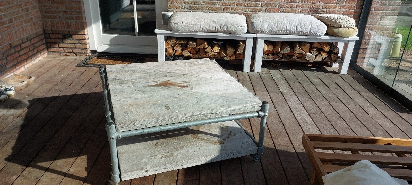 Robuuste salontafel van steigerhout en steigerbuizen, Ophalen of Verzenden, Gebruikt, Rechthoekig, Hout