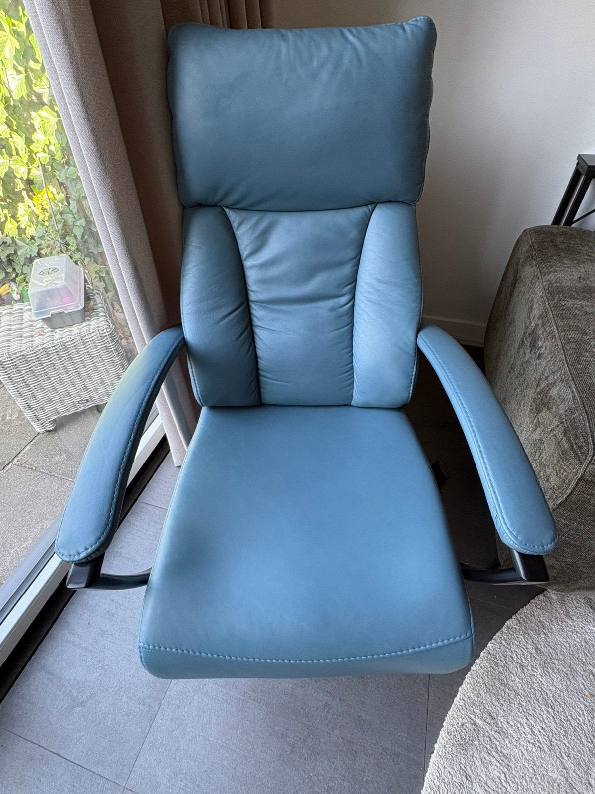 Elektrisch verstelbare relaxfauteuil Plato | Hukla, Ophalen, Zo goed als nieuw, 50 tot 75 cm, Leer
