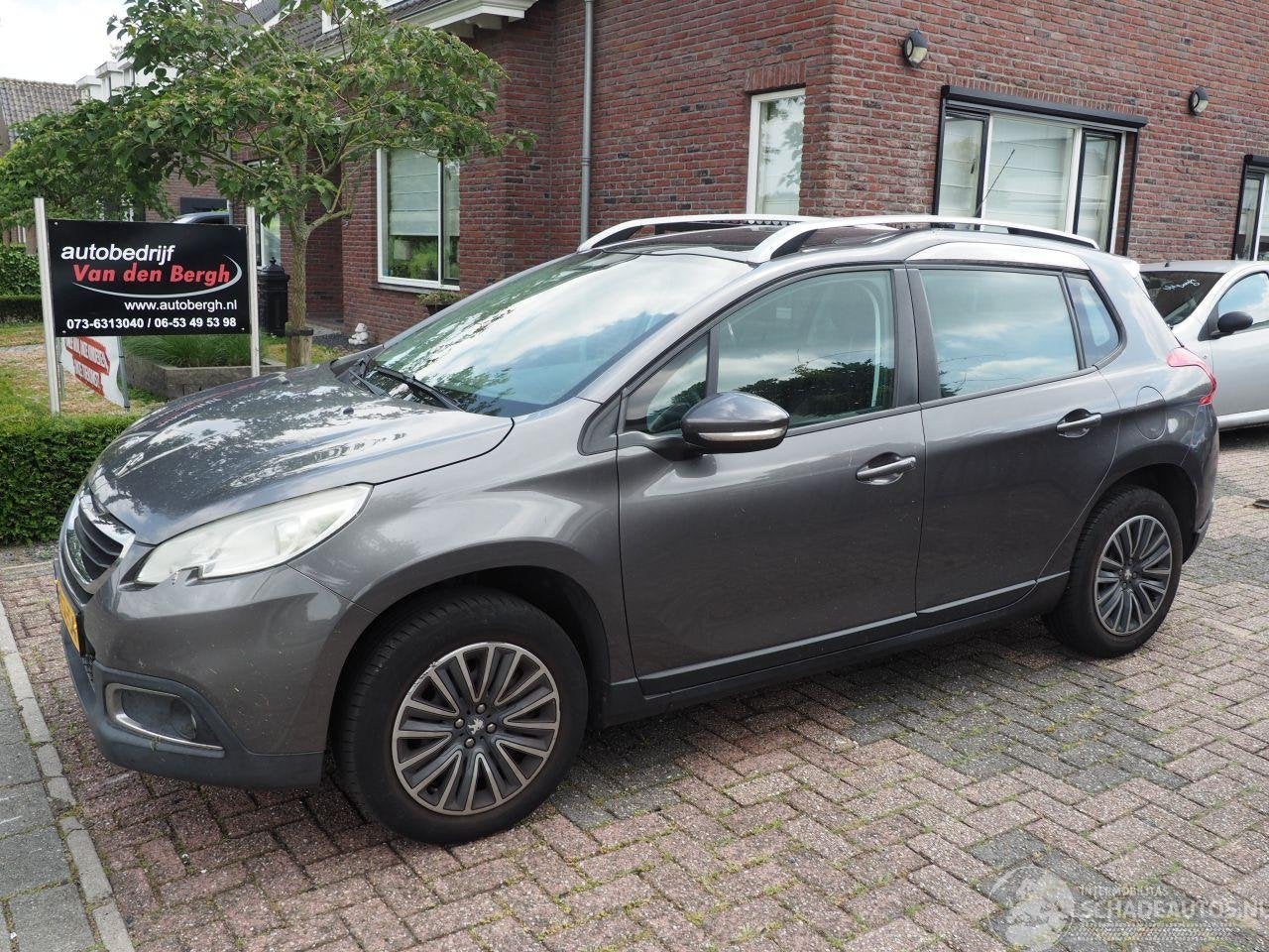 Peugeot 2008 1.2 Vti Active Pack Premium (bj 2014), Auto diversen, Schadeauto's, Peugeot, Handgeschakeld, Benzine, SUV of Terreinwagen