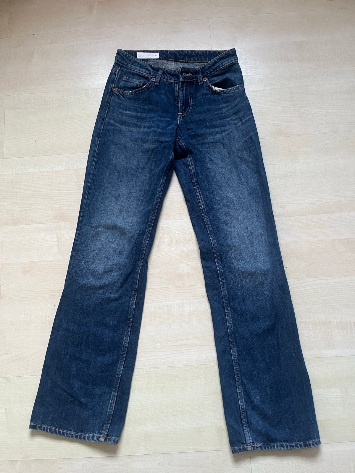 Donkerblauwe jeans Zara maat 32., Ophalen of Verzenden, Zo goed als nieuw, Blauw, W27 (confectie 34) of kleiner