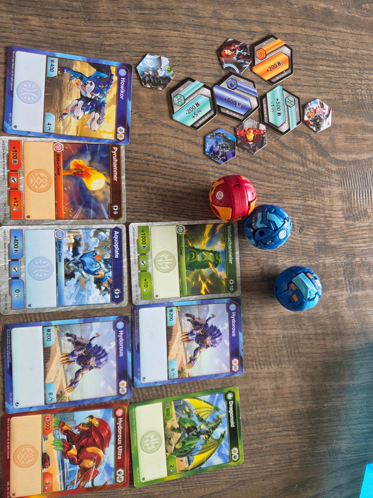 Bakugan set: 3 ballen en 8 kaarten, Ophalen of Verzenden