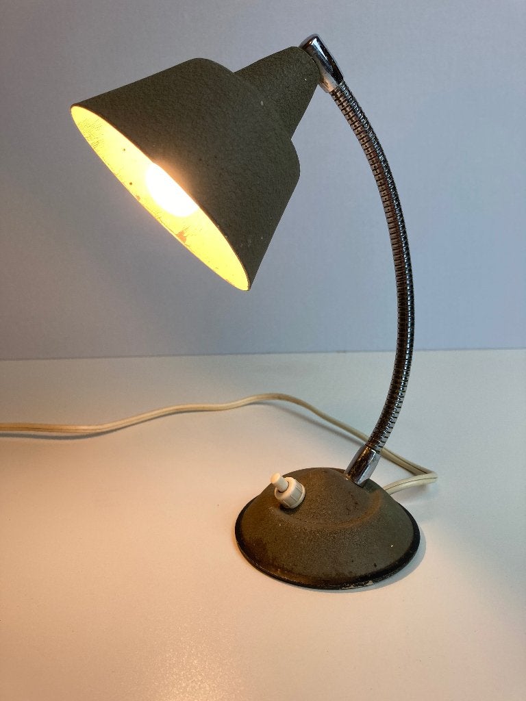 Vintage Franse 'Cocotte' Bureaulamp – Jaren 50 – Olijfgroen, Bureaulamp, Gebruikt, 25 cm, Overige fittingen