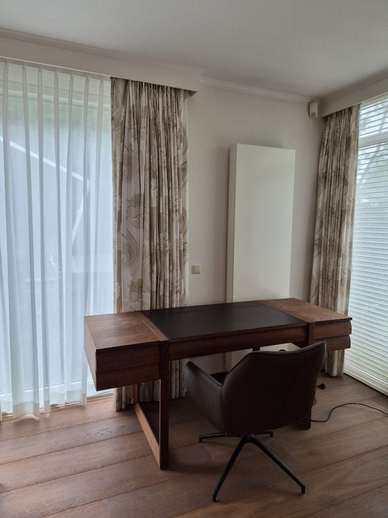 Stijlvol houten bureau met lades en leren inleg, Ophalen, 180 cm, 67 cm, Bruin