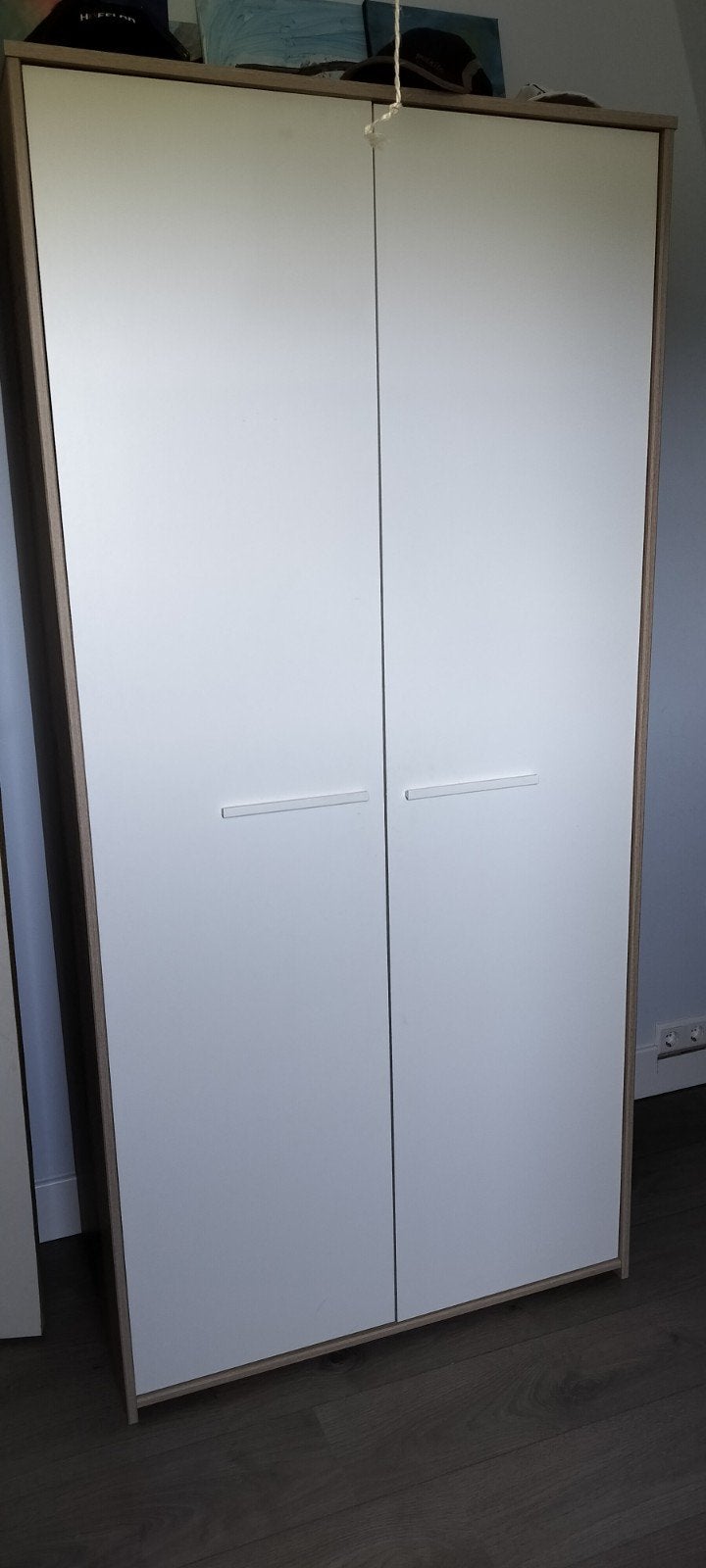 Mooie kledingkast, Ophalen, Met deur(en), Gebruikt, 200 cm of meer