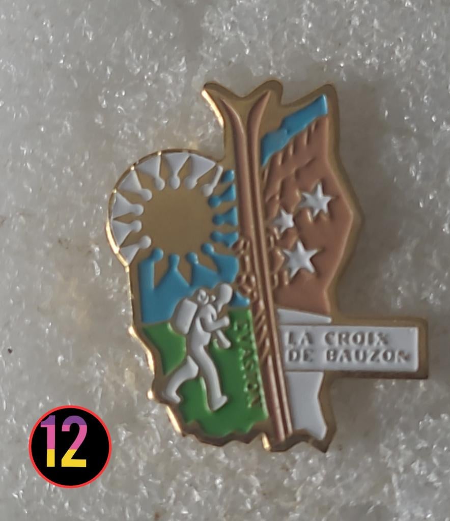 Vintage pin La Croix de Bauzon - Ski en Wandelen, Verzenden