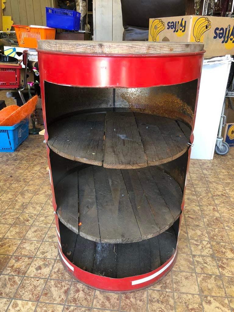 industrieel olievat kastje,, Ophalen of Verzenden, Gebruikt, Inclusief barstoelen