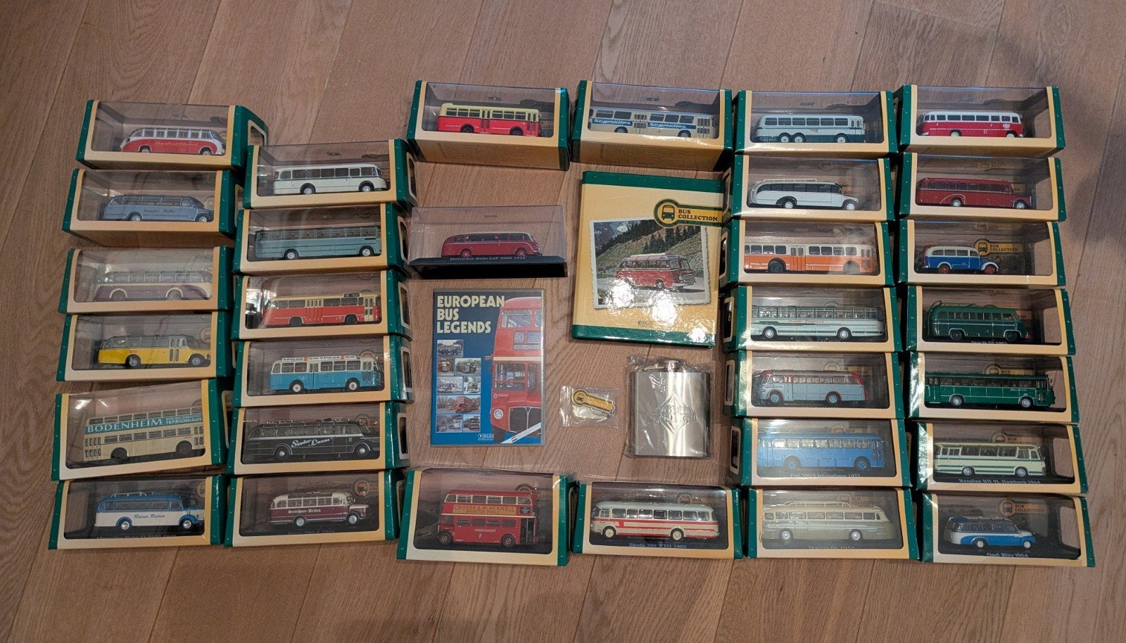 31 bussen (compleet) 25 trams - Editions Atlas Collections, Ophalen, Zo goed als nieuw, Bus of Vrachtwagen, Overige merken