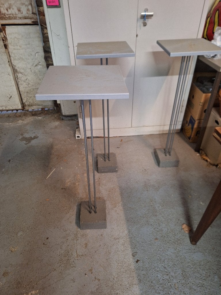 3 stuks sokkeltafel 90 cm hoog  plateau 30x30 cm, Ophalen, Minder dan 55 cm, Zo goed als nieuw, 60 cm of meer