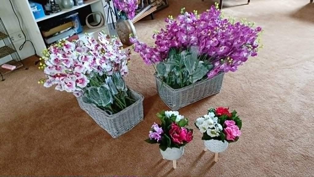 kunstbloemen, orchideeën en primula's, Ophalen, Zo goed als nieuw