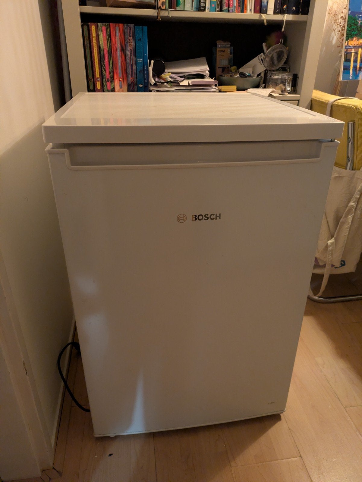 Bosch koelkast tafelmodel KTR15NWEA + Vriezer tafelmodel, Witgoed en Apparatuur, Ophalen, Gebruikt, Minder dan 85 cm, Minder dan 60 cm