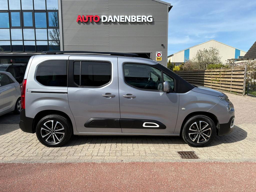 Citroen Berlingo 1.2 PureTech Shine PANO CAMERA STOELVERWARM, Auto's, Citroën, Voorwielaandrijving, Stof, Zwart, Origineel Nederlands