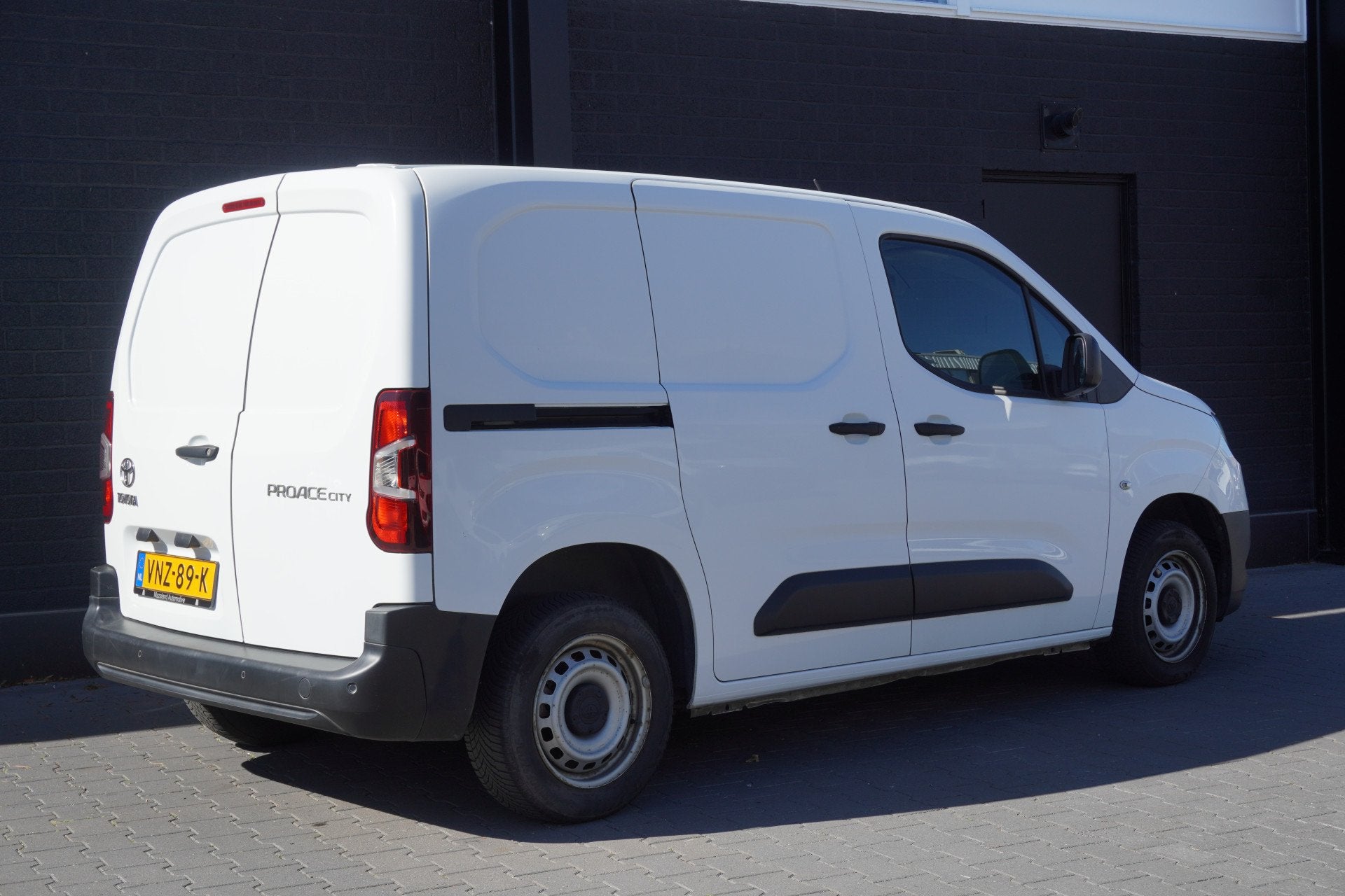 Toyota PROACE CITY 1.5 D-4D EURO 6 - Airco - Cruise - PDC -, Voorwielaandrijving, Stof, Gebruikt, 4 cilinders
