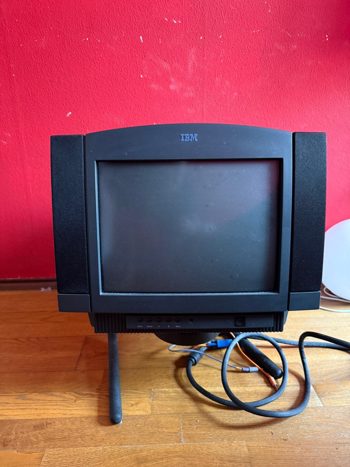 Werkend geteste IBM MM50 15 inch CRT-monitor uit 1997, Ophalen